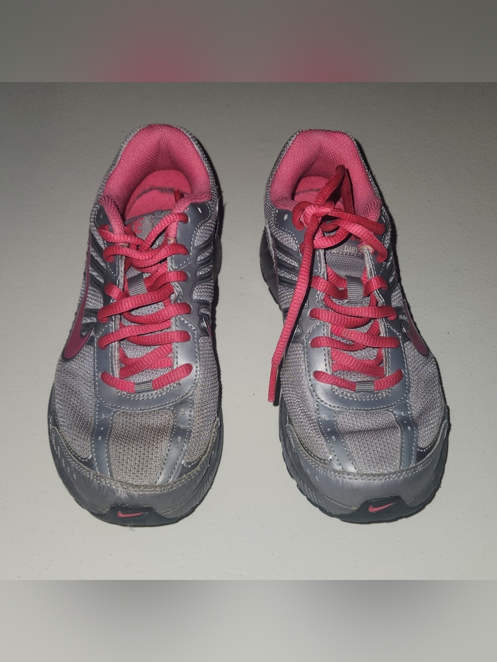 ‼️MAKE AN OFFER‼️Nike Dart 8 Women's Gray & Cranberry Running Sneakers Size 7.